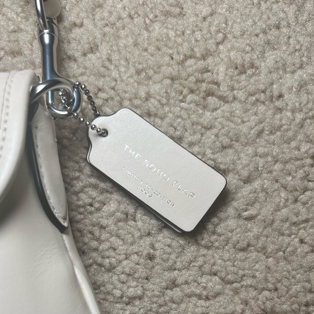 (Soho Flap AUTHENTIC) Coach White Leather Saddle Shoulder Bag - Picture 5 of 13